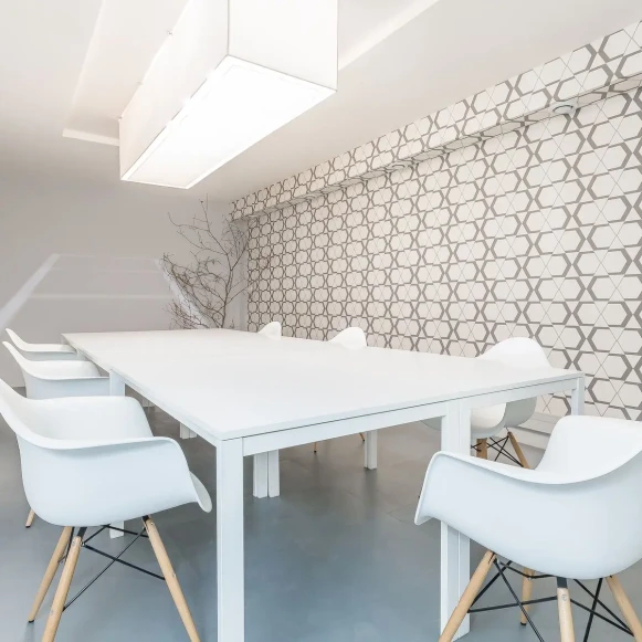 Bureau privé 15 m² 6 postes Coworking Rue des Epinettes Paris 75017 - photo 8