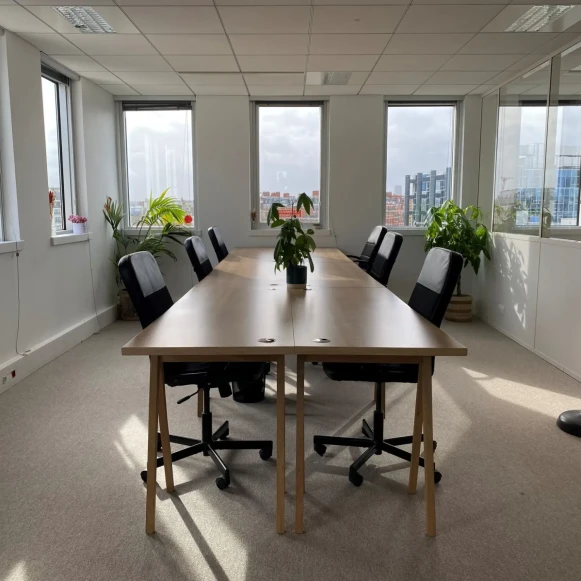 Bureau privé 30 m² 10 postes Coworking Rue Jacques Ibert Levallois-Perret 92300 - photo 2