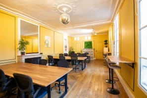 Espace indépendant - 75010 - 18 postes - 7900€