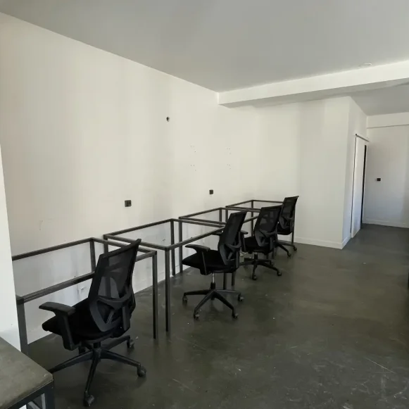 Espace indépendant 124 m² 11 postes Coworking Rue Gabriel Péri Saint-Denis 93200 - photo 1