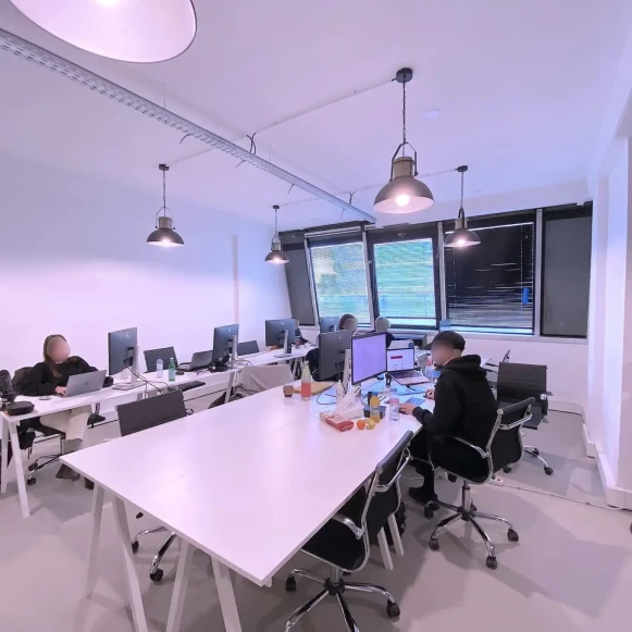 Bureau privé 53 m² 12 postes Location bureau Rue de Paradis Paris 75010 - photo 2