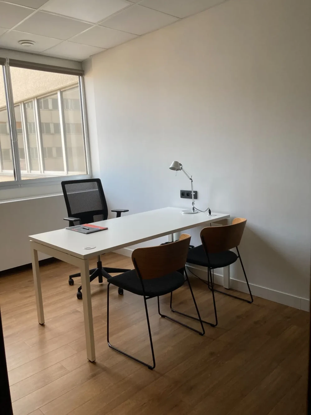 Bureau privé - 69003 - 90 postes - 35100€