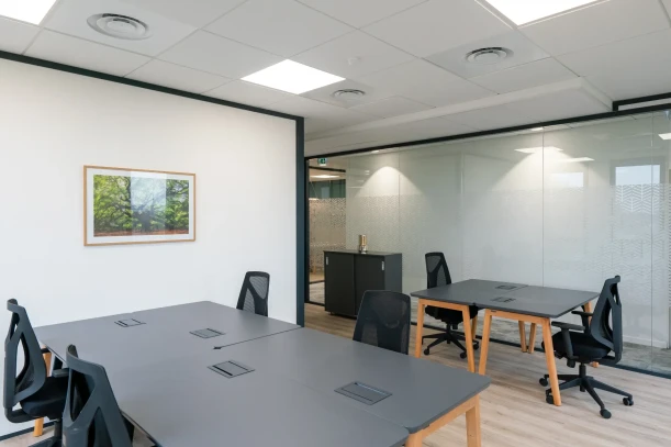 Bureau privé - 59650 - 17 postes - 5335€