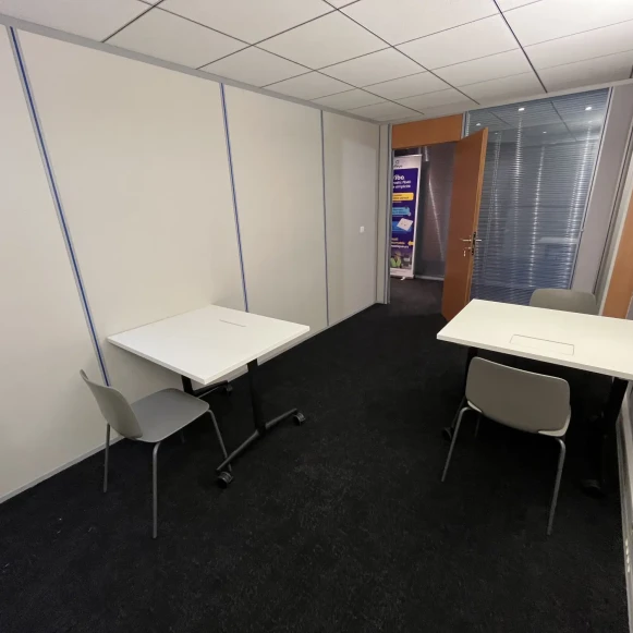 Bureau privé 14 m² 4 postes Location bureau Avenue d'Italie Paris 75013 - photo 2