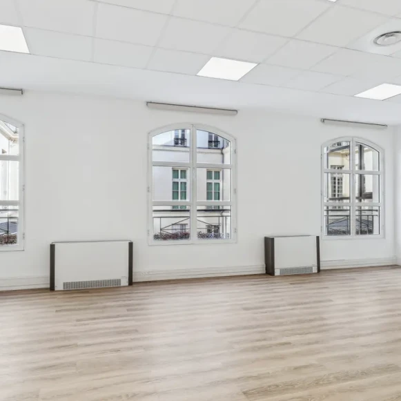 Espace indépendant 220 m² 35 postes Location bureau Rue du Sentier Paris 75002 - photo 5