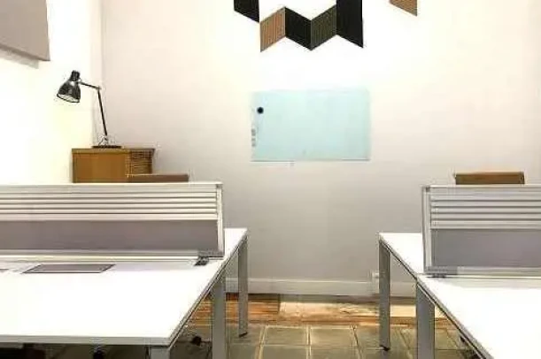 Bureau privé - 75010 - 4 postes - 2000€