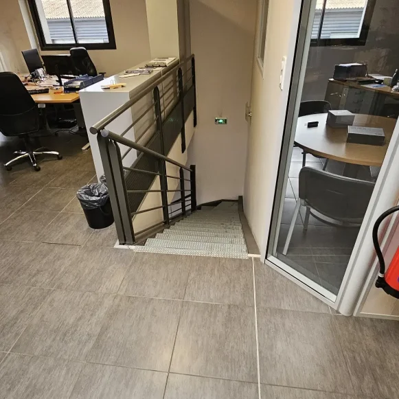 Bureau privé 30 m² 4 postes Coworking Rue André Marie Ampère Plaisance-du-Touch 31830 - photo 9