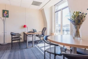 Bureau privé - 75012 - 3 postes - 2366€
