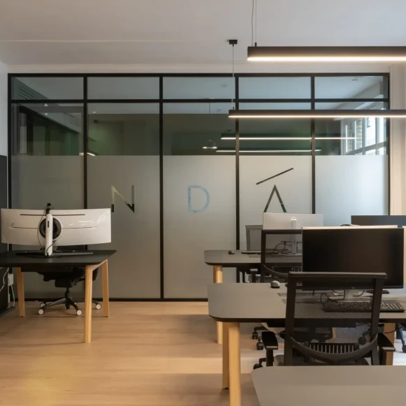 Espace indépendant 182 m² 26 postes Location bureau Rue de Liège Paris 75009 - photo 2