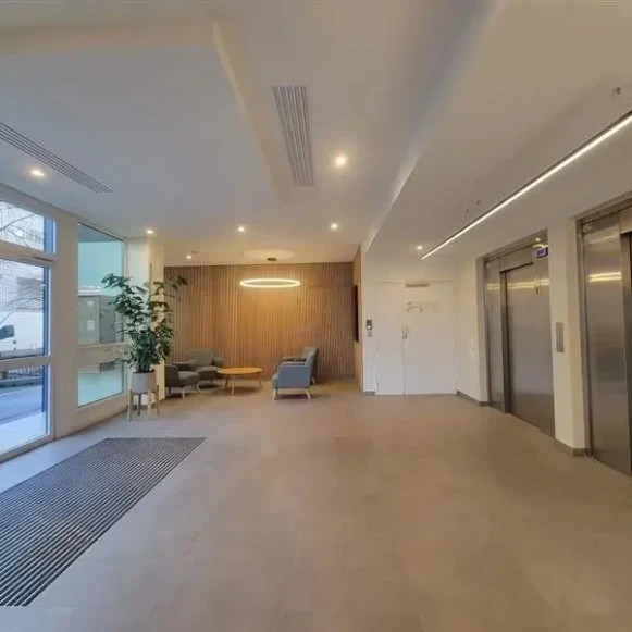 Espace indépendant 43 m² 8 postes Location bureau Rue Salomon de Rothschild Suresnes 92150 - photo 9