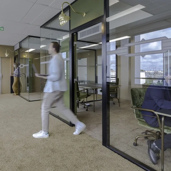 Bureau privé 30 m² 10 postes Location bureau Avenue Dubonnet Courbevoie 92400 - photo 1