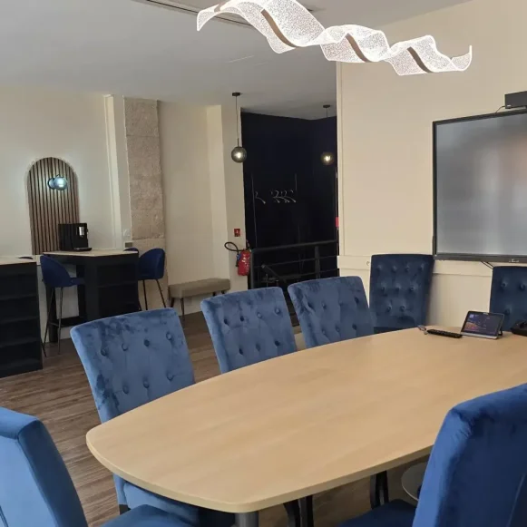 Bureau privé 70 m² 10 postes Location bureau Rue Lagrange Paris 75005 - photo 2