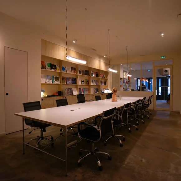 Open Space  8 postes Location bureau Rue de la Chapelle Saint-Jean Bordeaux 33000 - photo 2