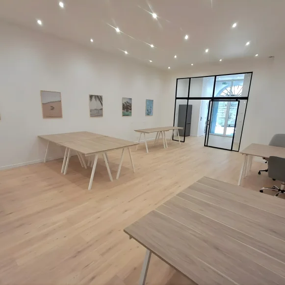 Open Space  18 postes Location bureau Rue Fort Notre Dame Marseille 13001 - photo 2