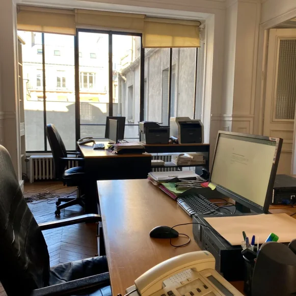 Bureau privé 12 m² 2 postes Location bureau Rue du Colisée Paris 75008 - photo 8