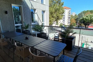 Open Space - 69100 - 7 postes - 250€