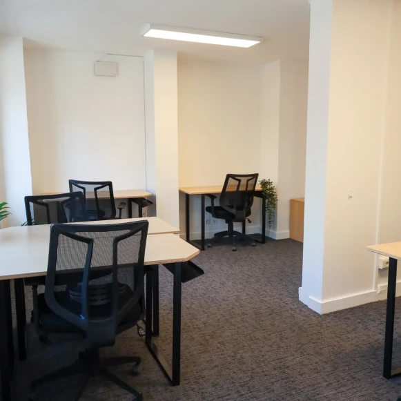 Bureau privé 21 m² 6 postes Location bureau Boulevard de Strasbourg Paris 75010 - photo 1