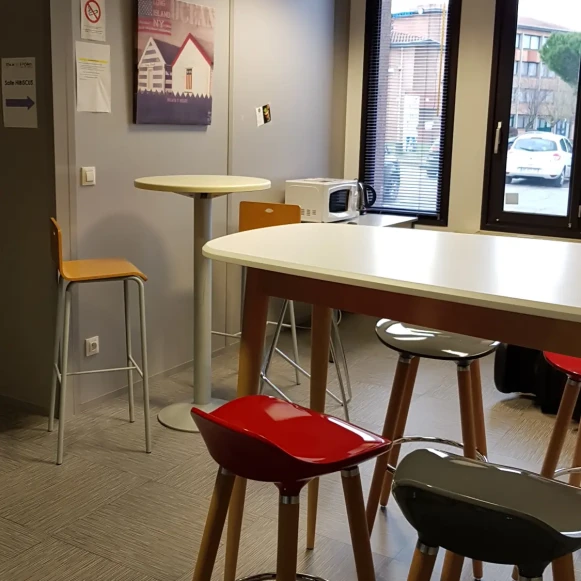 Bureau privé 12 m² 2 postes Location bureau Rue de la Découverte Labège 31670 - photo 6