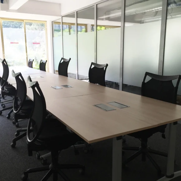 Bureau privé 15 m² 4 postes Coworking Rue des Longs Prés Boulogne-Billancourt 92100 - photo 8