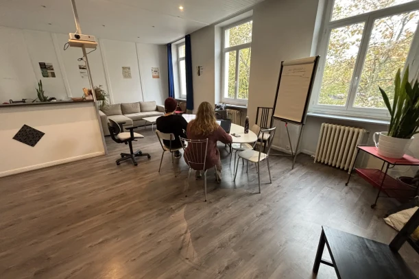 Bureau privé - 42000 - 3 postes - 500€