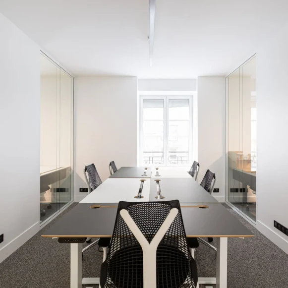 Bureau privé 12 m² 4 postes Coworking Rue de Montholon Paris 75009 - photo 2