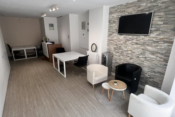 Espace indépendant - 75017 - 15 postes - 3800€