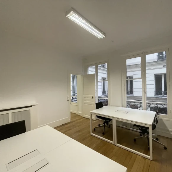 Espace indépendant 100 m² 12 postes Coworking Rue du Louvre Paris 75001 - photo 3