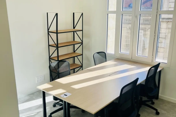 Bureau privé - 33000 - 4 postes - 2000€
