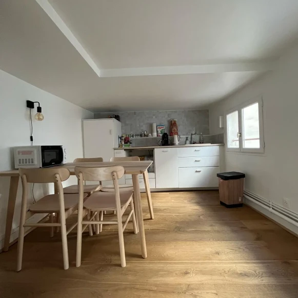 Espace indépendant 55 m² 8 postes Location bureau Rue Notre Dame de Nazareth Paris 75003 - photo 5