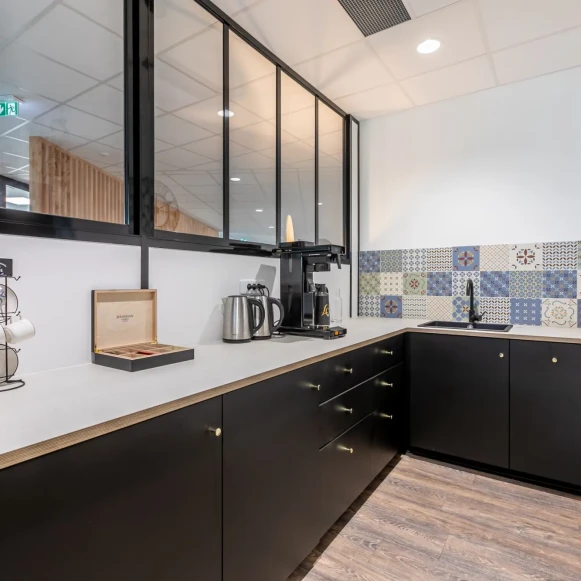 Bureau privé 27 m² 6 postes Coworking Rue de la Haye Schiltigheim 67300 - photo 6