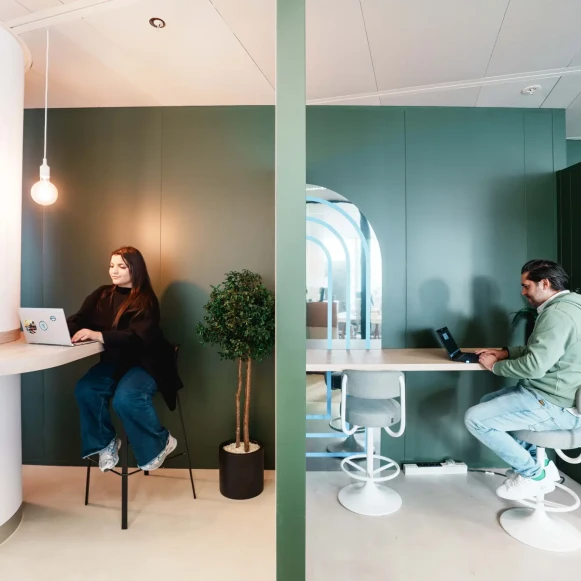 Bureau privé 14 m² 3 postes Coworking Esplanade du Général de Gaulle Courbevoie 92931 - photo 6