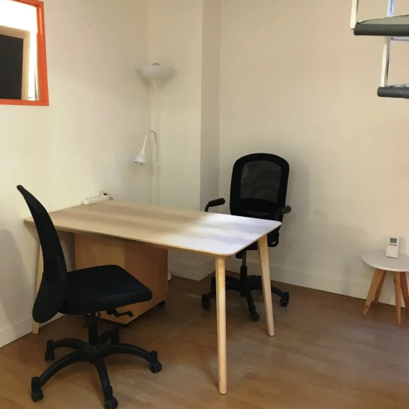 Bureau privé 38 m² 8 postes Location bureau Rue du Grand Prieuré Paris 75011 - photo 6
