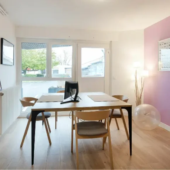 Open Space  10 postes Location bureau Place des Hameaux Ris-Orangis 91130 - photo 2