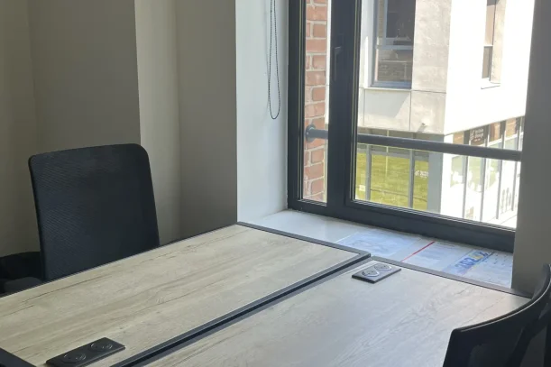 Bureau privé - 69570 - 3 postes - 700€