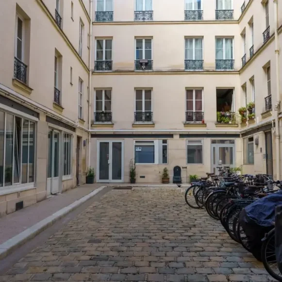Espace indépendant 65 m² 12 postes Location bureau Rue du Faubourg Saint-Denis Paris 75010 - photo 5