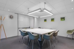 Bureau privé - 06560 - 3 postes - 1287€