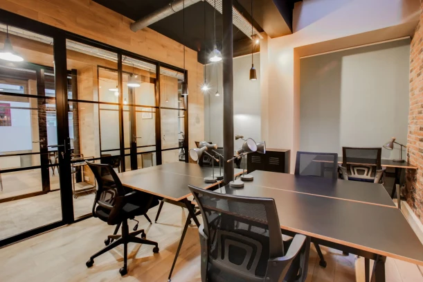 Bureau privé - 75008 - 4 postes - 1990€