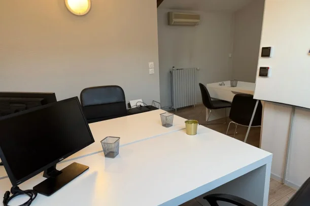 Bureau privé - 33800 - 3 postes - 800€