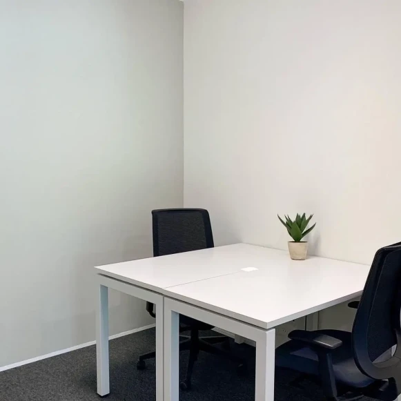 Bureau privé 10 m² 2 postes Coworking Rue Henry de Monfreid Brest 29200 - photo 1