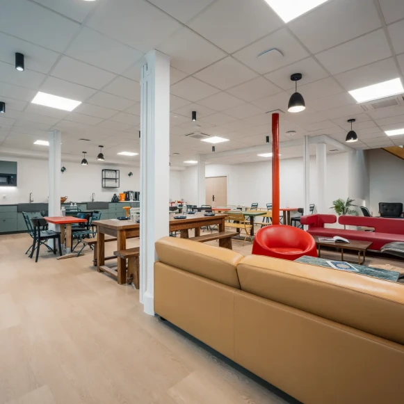 Bureau privé 70 m² 16 postes Location bureau Rue des Petits Hôtels Paris 75010 - photo 9