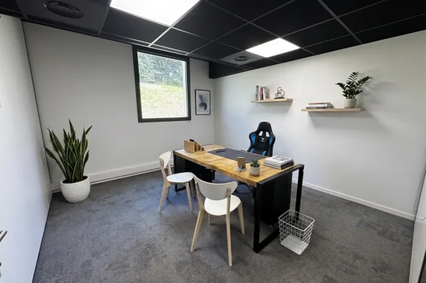 Bureau privé - 69800 - 4 postes - 500€
