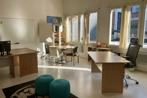 Bureau privé - 75006 - 4 postes - 1200€