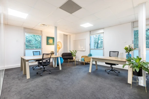 Bureau privé - 44300 - 9 postes - 2704€