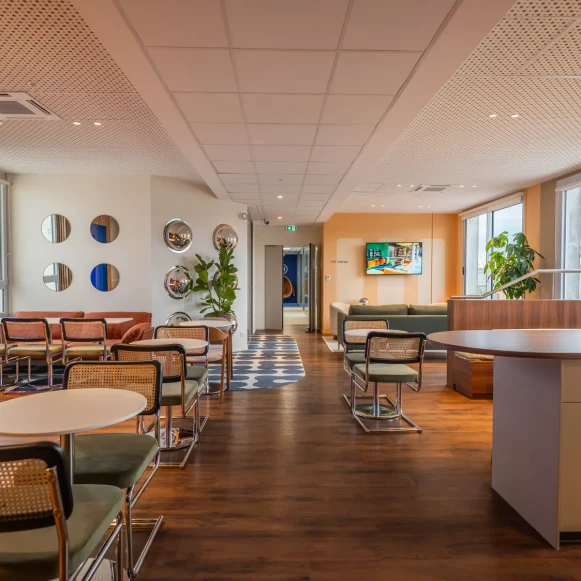 Bureau privé 18 m² 4 postes Location bureau Rue d'Isly Limoges 87000 - photo 1