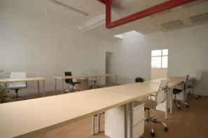 Open Space - 44000 - 5 postes - 160€