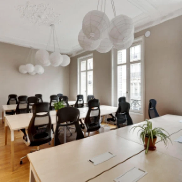 Bureau privé 145 m² 36 postes Location bureau Avenue Pierre 1er de Serbie Paris 75016 - photo 7
