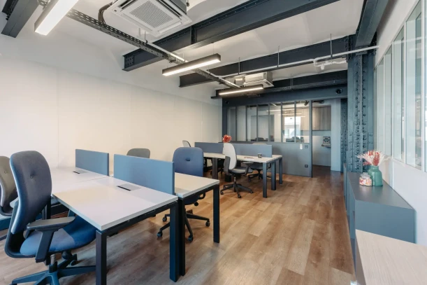 Bureau privé - 93400 - 8 postes - 2920€