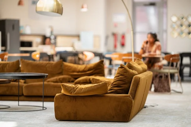 Open Space - 06000 - 30 postes - 199€