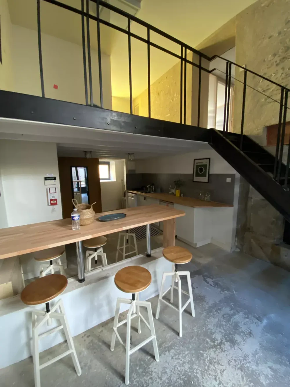 Espace indépendant - 44000 - 28 postes - 8000€