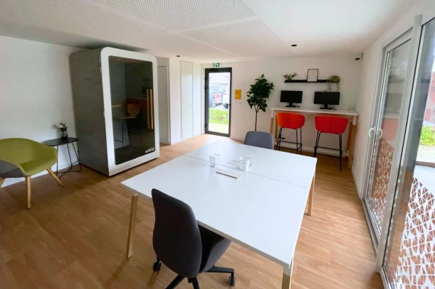 Open Space - 74800 - 4 postes - 120€